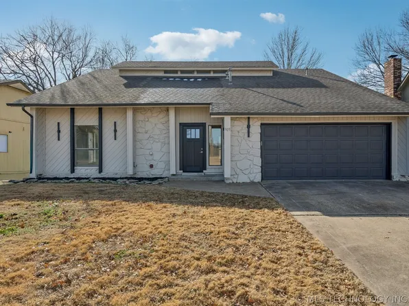 909 W Albuquerque St, Broken Arrow, OK 74011