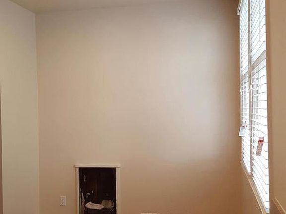 3rd image of 536 14th St APT 1