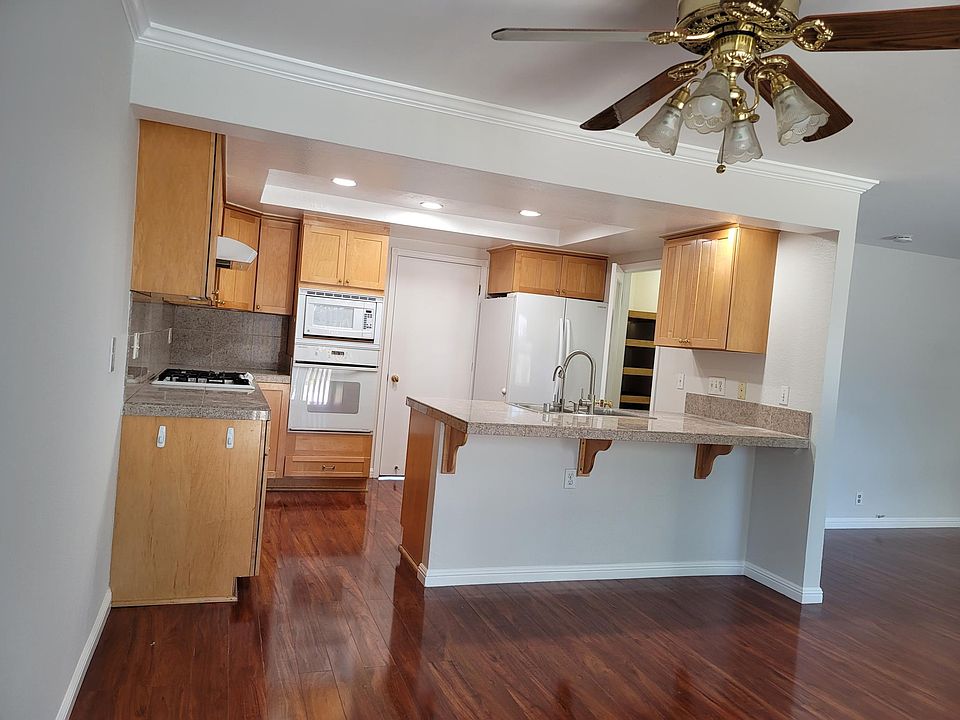 1st image of 3575 Lehigh Dr APT 9