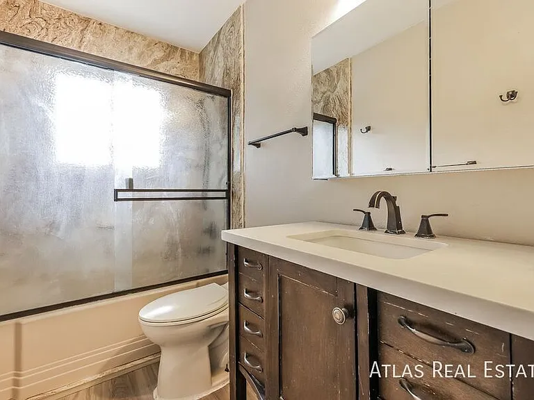 2252 S Memphis St — Photo 9