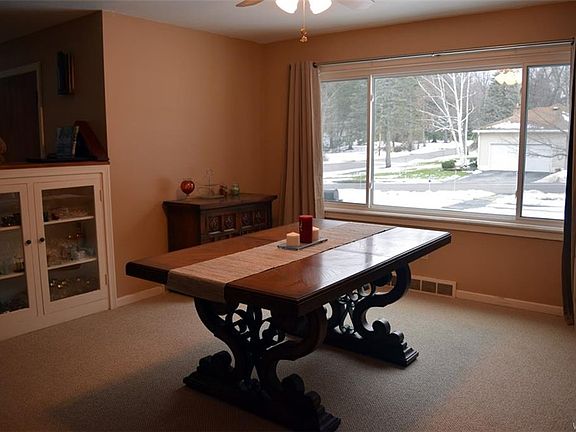 5th image of 175 Chauncey Ln