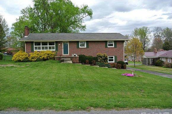 WELCOME HOME TO 112 WALTON CT