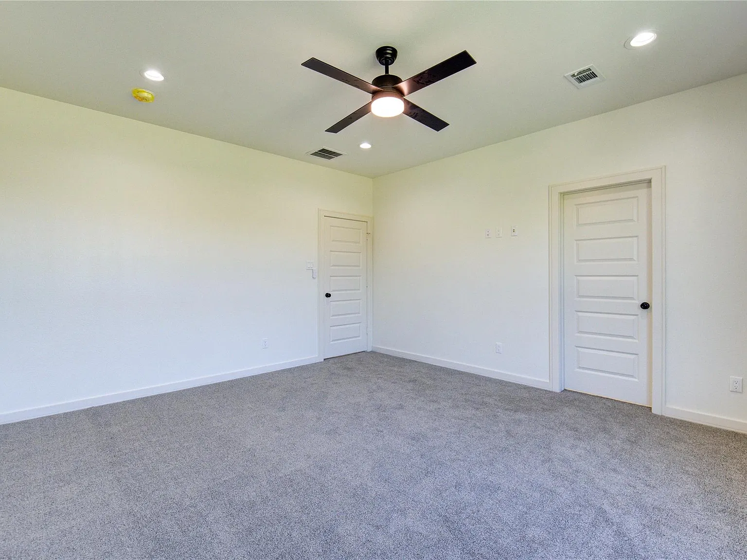 3 bed, 2.5 bath, $3,000 — Photo 3