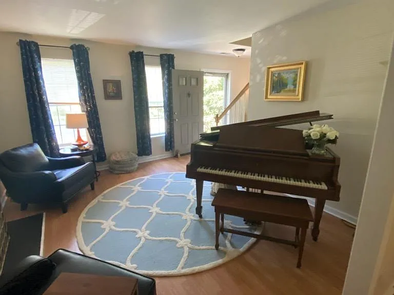 203 Saint Thomas Dr — Photo 4