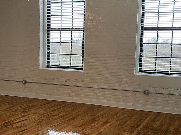 5th image of 700 Watkins Ave #296778