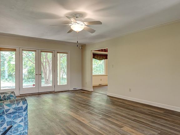 3rd image of 317 Sagamore Ct