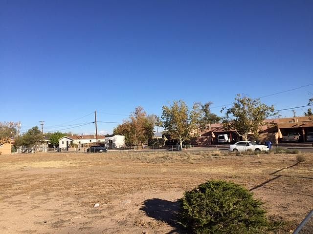 2nd image of 1519 Los Tomases Dr NW
