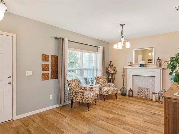 4th image of 2035 Hawks Landing Dr