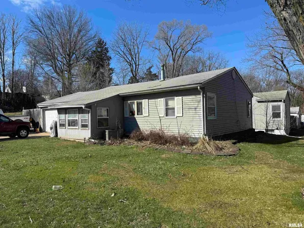 1428 N Division St, Davenport, IA 52804