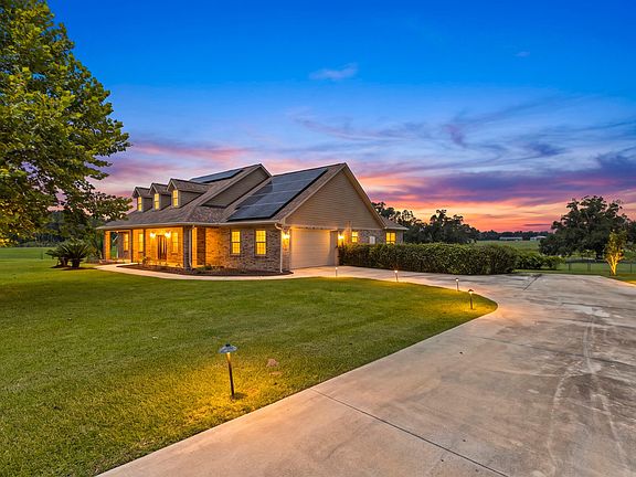 3rd image of 479 NW Appaloosa Way