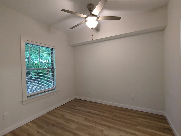 811 Douglas St #209 — Photo 8