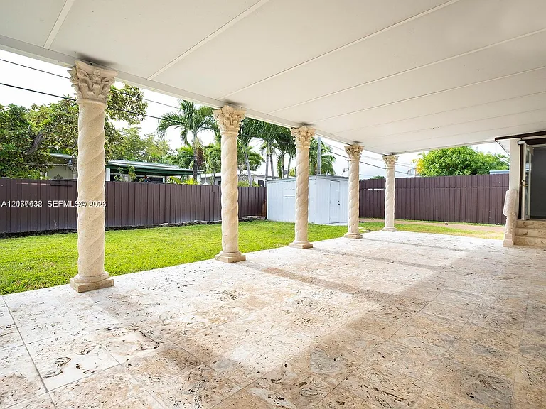 6102 SW 13th St — Photo 13