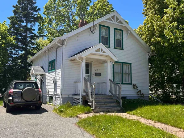 254 Notre Dame St, Summerside, PE C1N 1R9