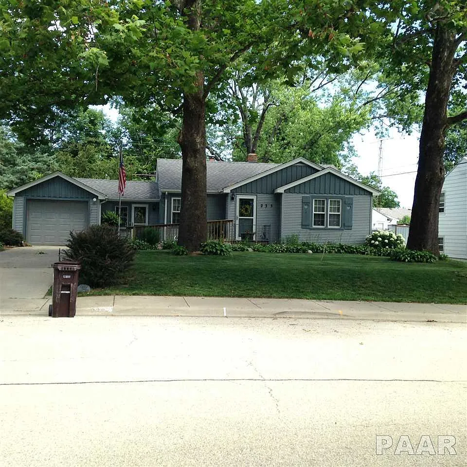 235 E Delwood St photo 1