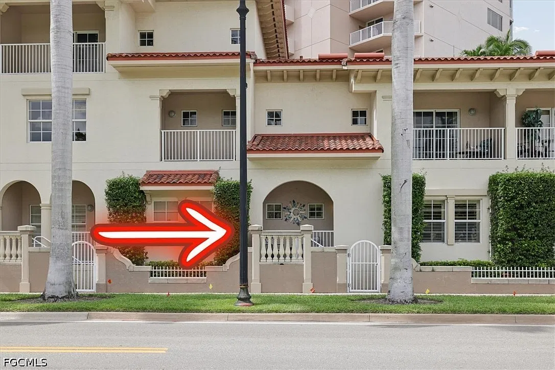 2 bed, 2.5 bath, 1677 sqft, $3,500 — Photo 3