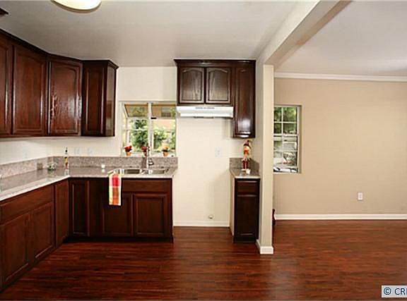5th image of 6026 Arbutus Ave