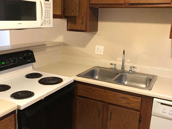 3rd image of 1815 Westminster St APT 104