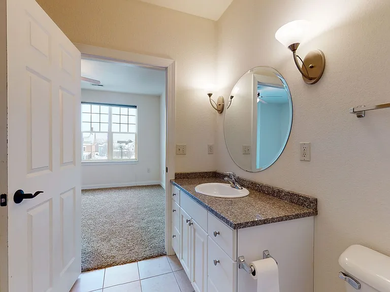 Delafield Lakes Apartments — Photo 69