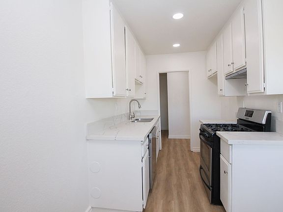 5th image of 6745 Coldwater Canyon Ave #8