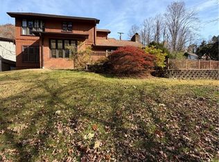 1279 Hanging Rock Hwy, Stollings, WV 25646