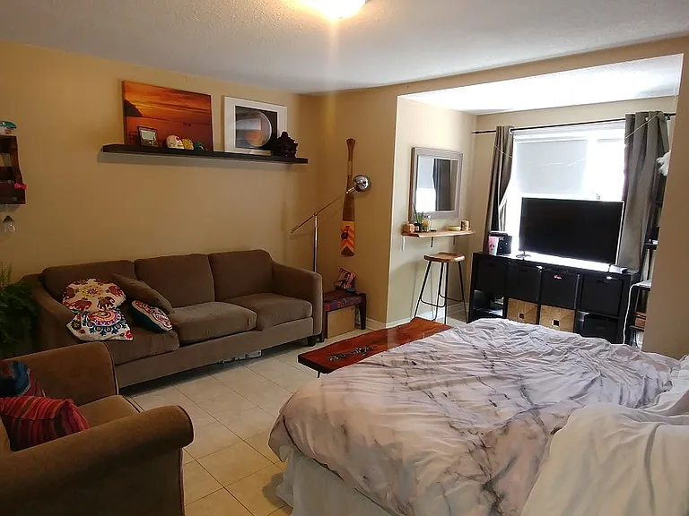 173 Florence St #6 — Photo 9