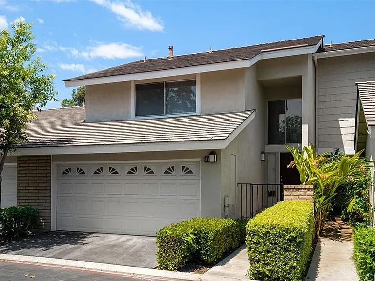 6 Glenhurst — Photo 1