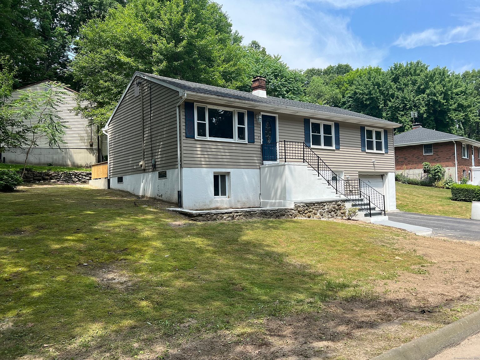 327 Lakeside Blvd W, Waterbury, CT 06708 MLS 24027013 Zillow