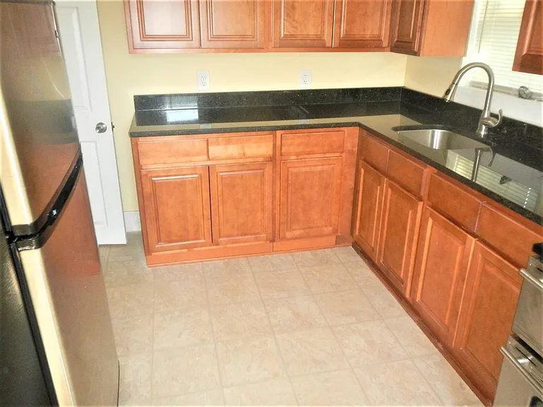4104 Parkwood Ave — Photo 4