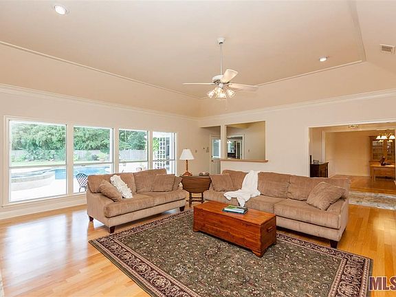 3rd image of 5130 Belle Fountaine Ct