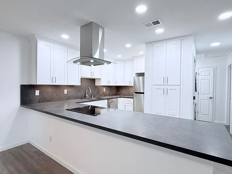 481 Carillo Ct — Photo 17