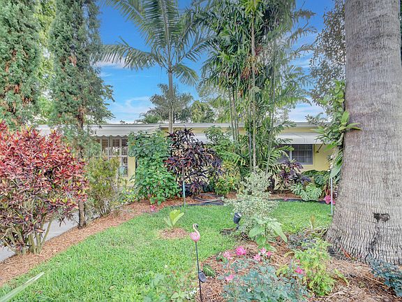 4th image of 914 Snowden Dr