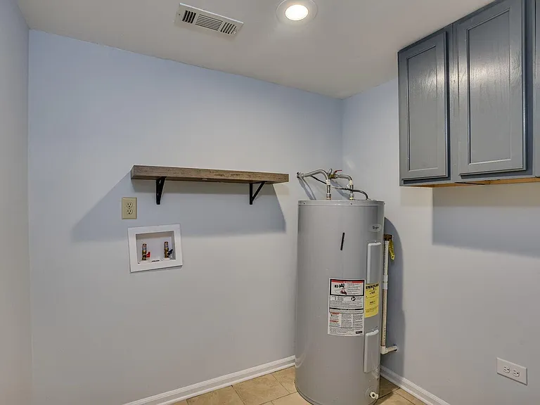 2211 Pleasant Dr — Photo 19