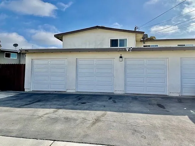 2964 Peppertree Ln — Photo 24