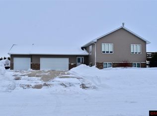 1008 Lakeview Rd, Lake Crystal, MN 56055