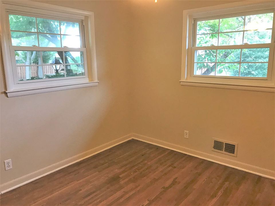 2nd image of 5212 Elmhurst Dr