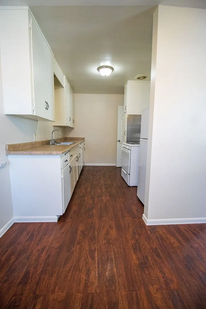 913 19th Street — Photo 3