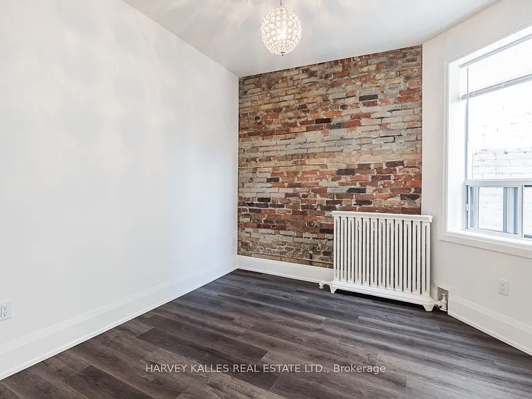 657 Saint Clair Ave W #UPPER — Photo 12