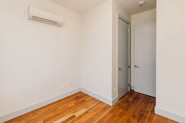 Rented by Nooklyn NYC LLC | media 27