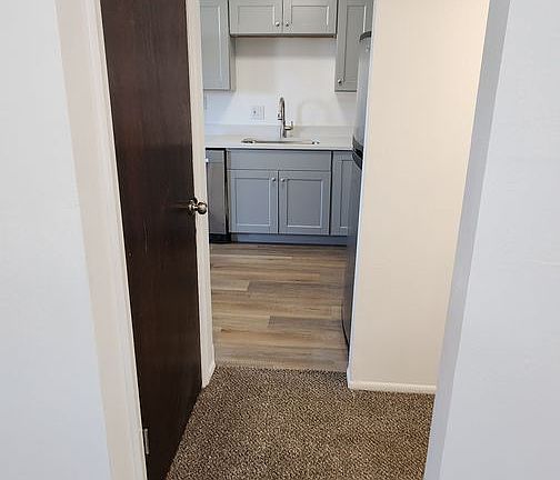 5th image of 579-585 W Tiffany Town Dr #581