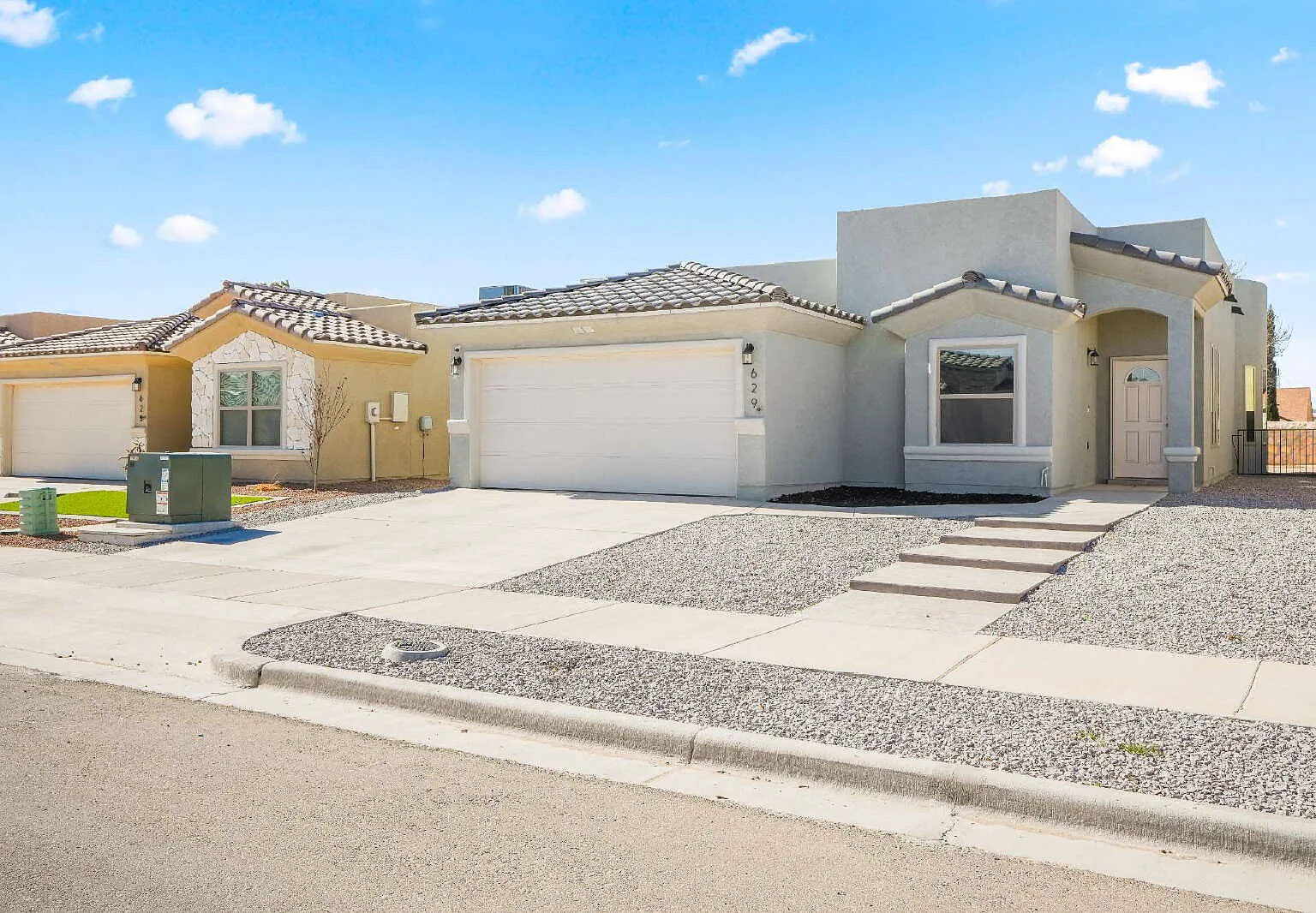 3 bed, 2.0 bath, 1477 sqft, $1,790 — Photo 2