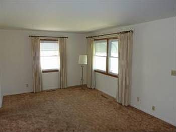 5th image of 606 Taft St
