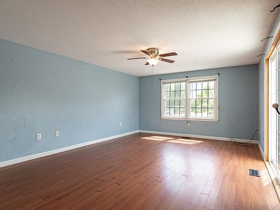 4th image of 25 Springfield Estates