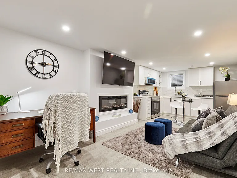 67 Hobbs Dr #BASEMENT — Photo 1