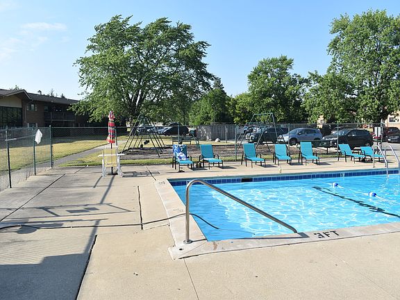 3rd image of 7422 Brookdale Dr #1-209