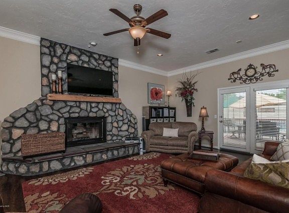 2nd image of 2120 Briarwood Dr