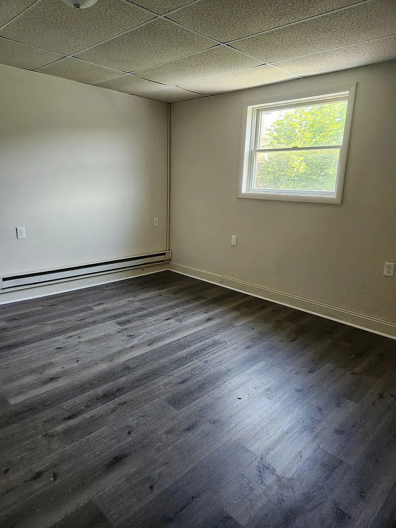 214 216 Ridge - For Sale — Photo 3