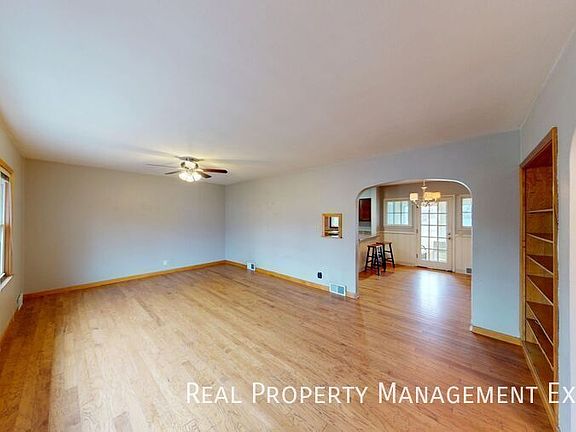2nd image of 2418 S Glendale Ave