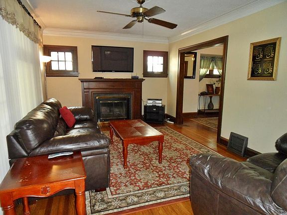 4th image of 2117 Carabel Ave