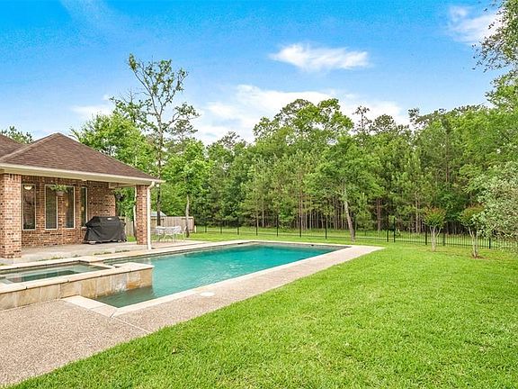 5th image of 31 E Green Pastures Cir