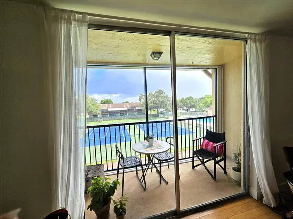 7175 Orange Drive #314, Davie, FL 33314